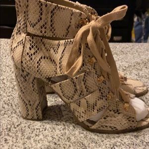 SNAKESKIN HEELS